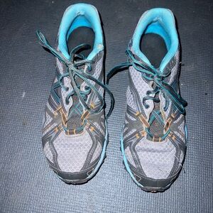 New balence hiking sneakers!